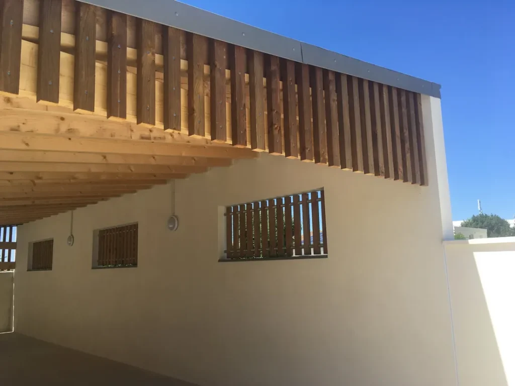 Façade à claire-voie en bois